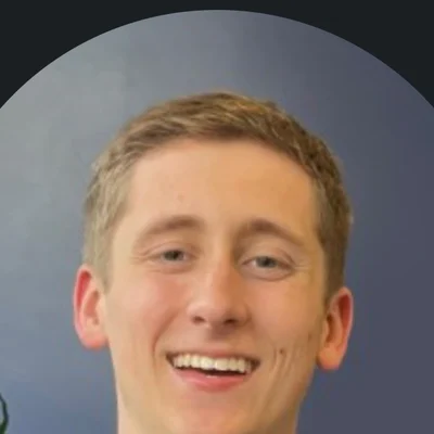 Headshot of Gavin